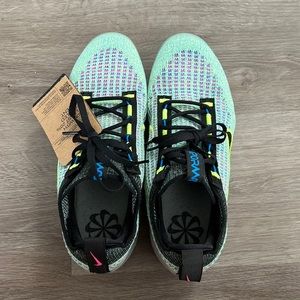 Women’s/Youth Nike Air VaporMax FlyKnit SIZE: 6Y OR 8 Womens
